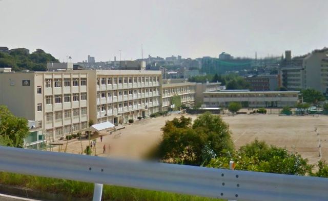 中学校　神戸市立舞子中学校（中学校）まで970m