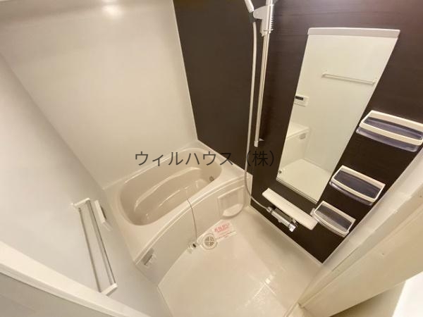バス・シャワールーム　浴室乾燥機、追い焚き機能付きバス！