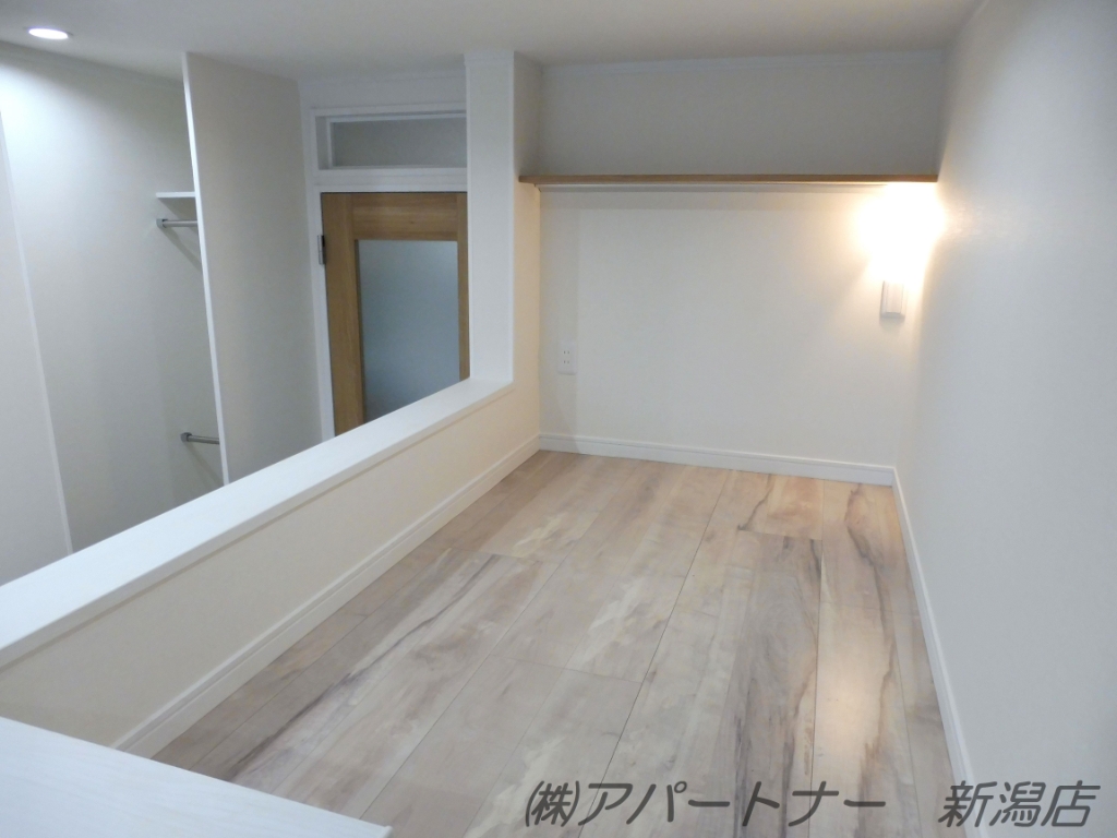 その他部屋・スペース　ロフトのはしごが苦手な方におすすめ。階段なので上り下りがラク