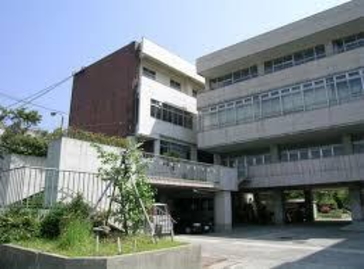 中学校　箕面市立第二中学校（中学校）まで509m