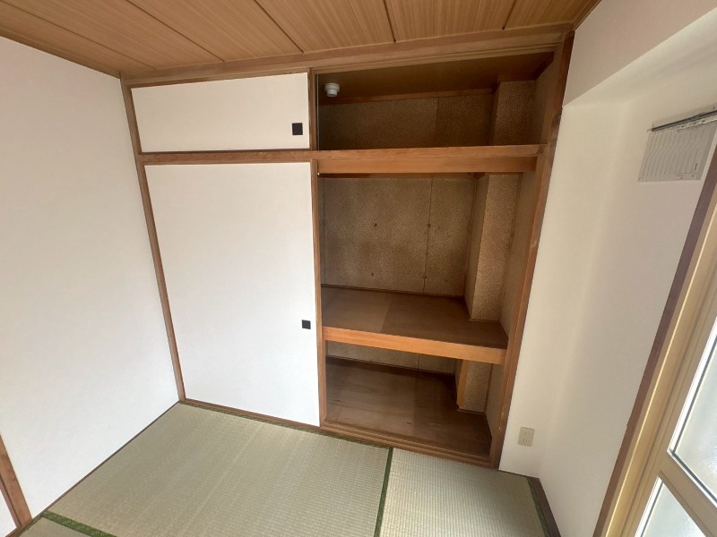 収納　寝室の収納です。部屋がすっきり片付きます。