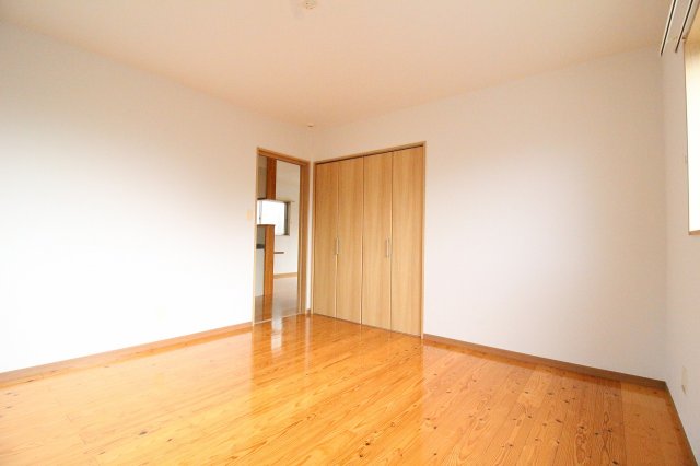 その他部屋・スペース　落ち着いて過ごせるお部屋なので、寝室にいかがでしょうか