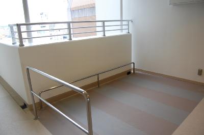 玄関　入居者専用駐輪場
