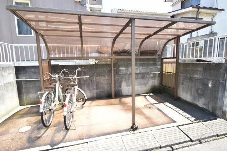 その他共有部分　屋根付き駐輪場です。
