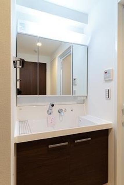 洗面設備　※写真は同タイプ住戸です。