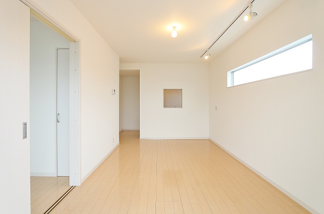 居室・リビング　おちついた雰囲気のお部屋です