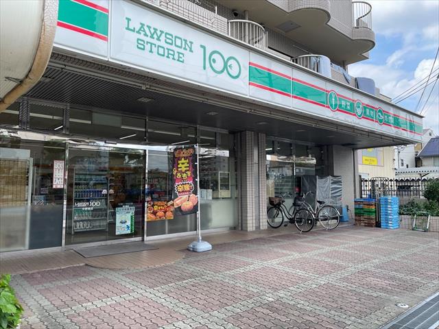 コンビニ　ローソンストア１００（コンビニ）まで321m