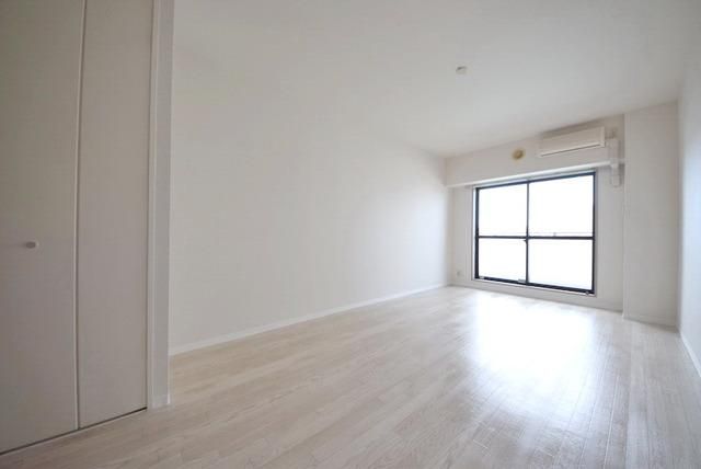 居室・リビング　★広めのお部屋です★