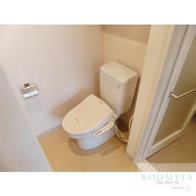 トイレ　※同タイプの別のお部屋です。