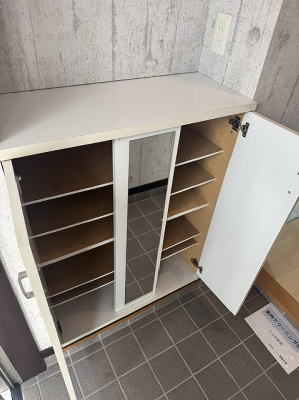 玄関　靴入
