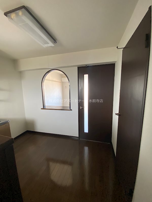居室・リビング　大きな窓のお部屋です！