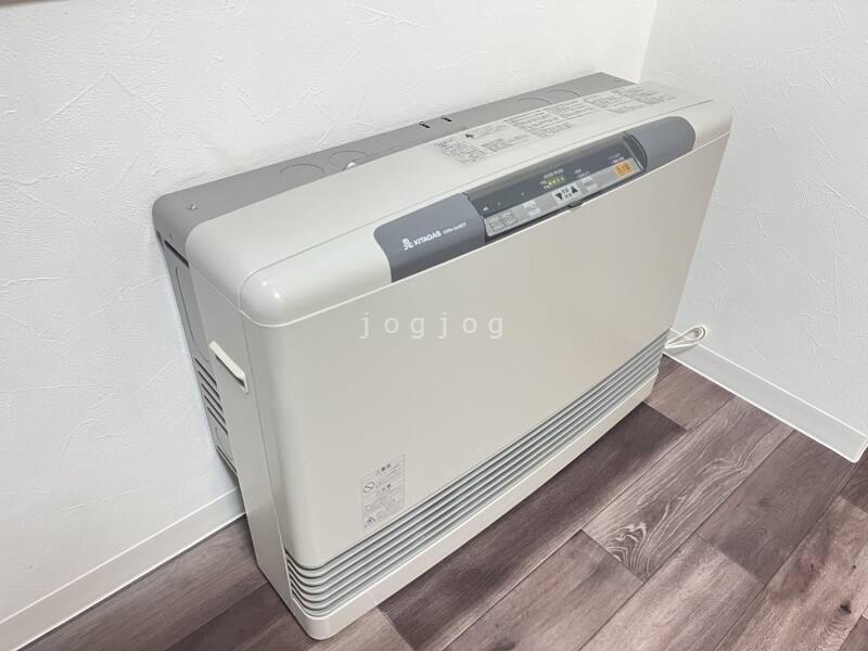 その他設備　着火が早いガスストーブです。
