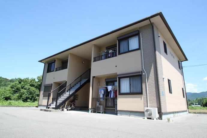 建物外観　南向きで日当たり良好なアパート