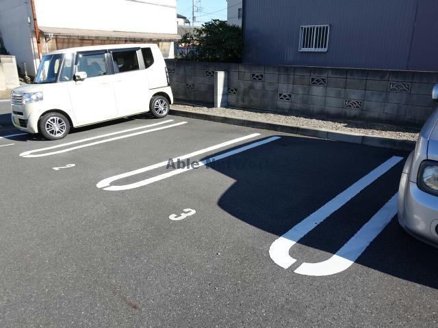 駐車場　駐車場