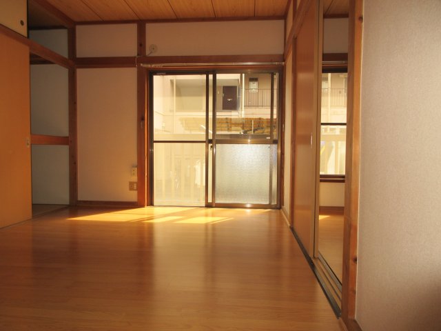 居室・リビング　別部屋の参考写真です。