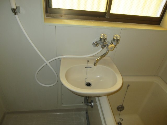 洗面設備　別部屋の参考写真です。