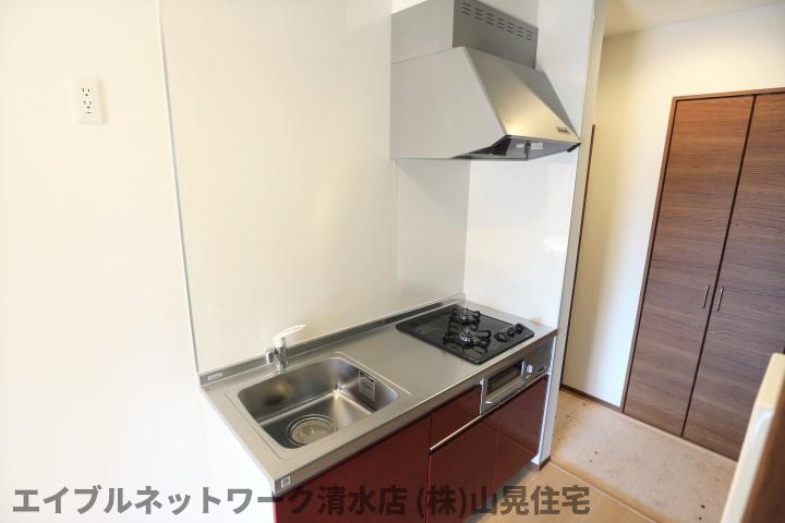 キッチン　コンパクトなキッチンで掃除もラクラク