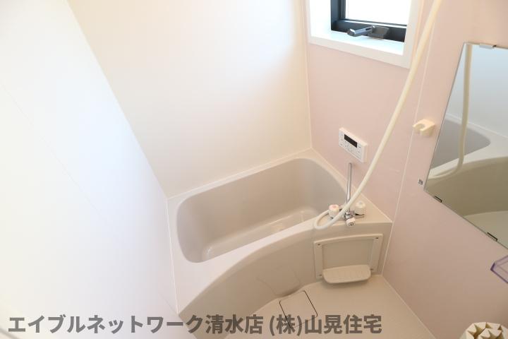 バス・シャワールーム　ゆったり過ごせるお風呂です