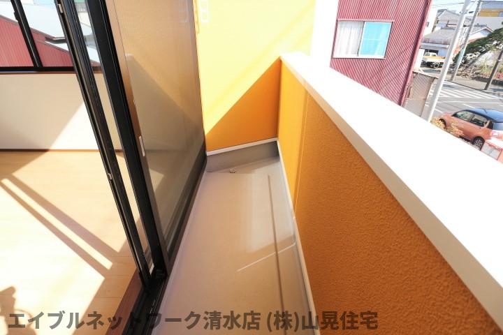 バルコニー　バルコニーからの眺めを楽しみながら食事をしませんか