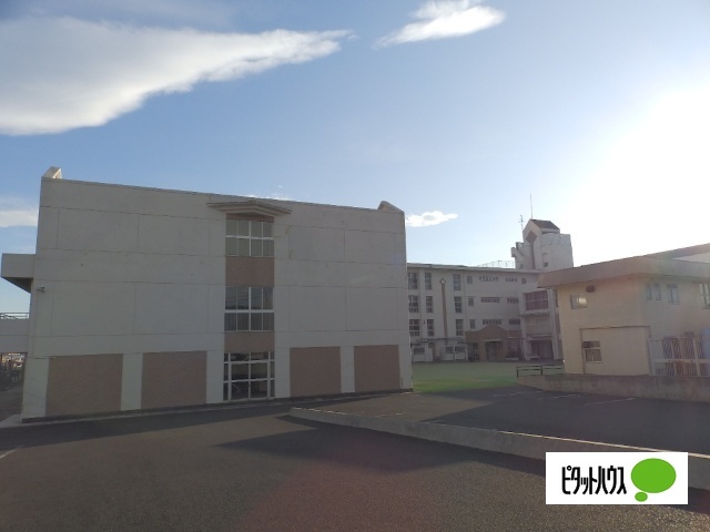 中学校　横浜市立岩井原中学校（中学校）まで810m