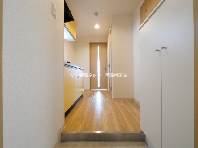 玄関　同仕様写真となります。