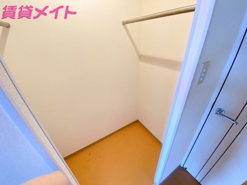 収納　同型参考写真