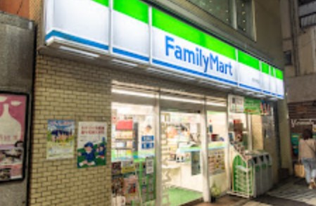 コンビニ　ファミリーマート 東大井店（コンビニ）まで317m