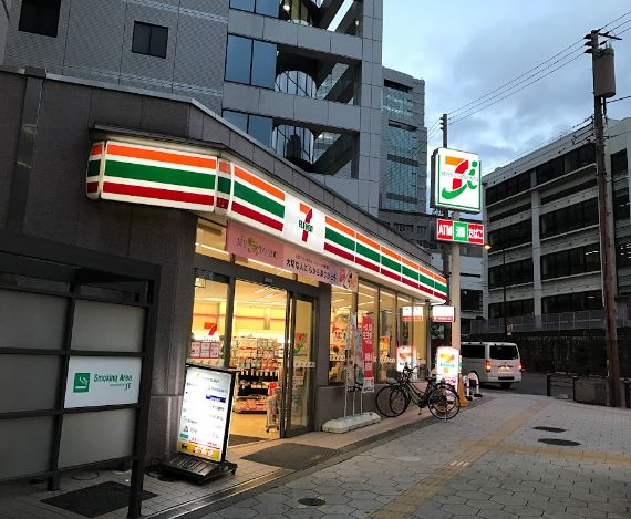 コンビニ　セブンイレブン　谷町３丁目店（コンビニ）まで251m