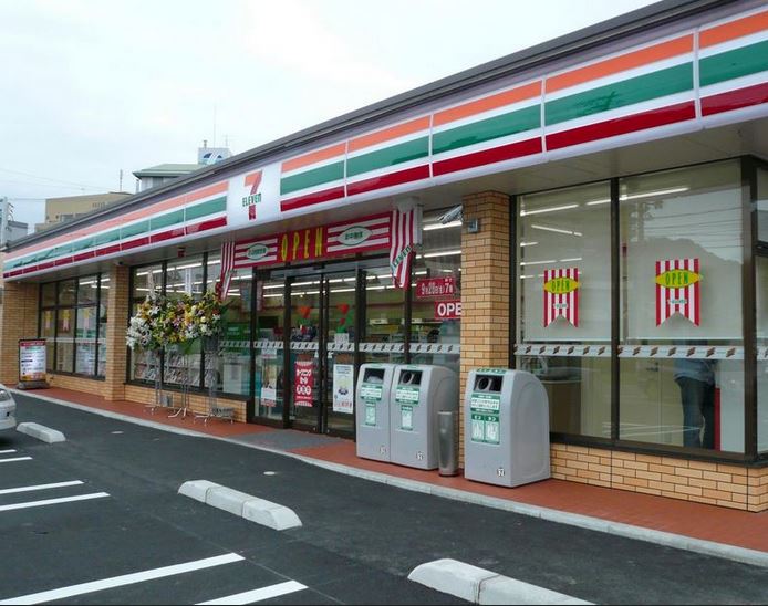 コンビニ　セブンイレブン日本橋人形町2丁目店（コンビニ）まで100m