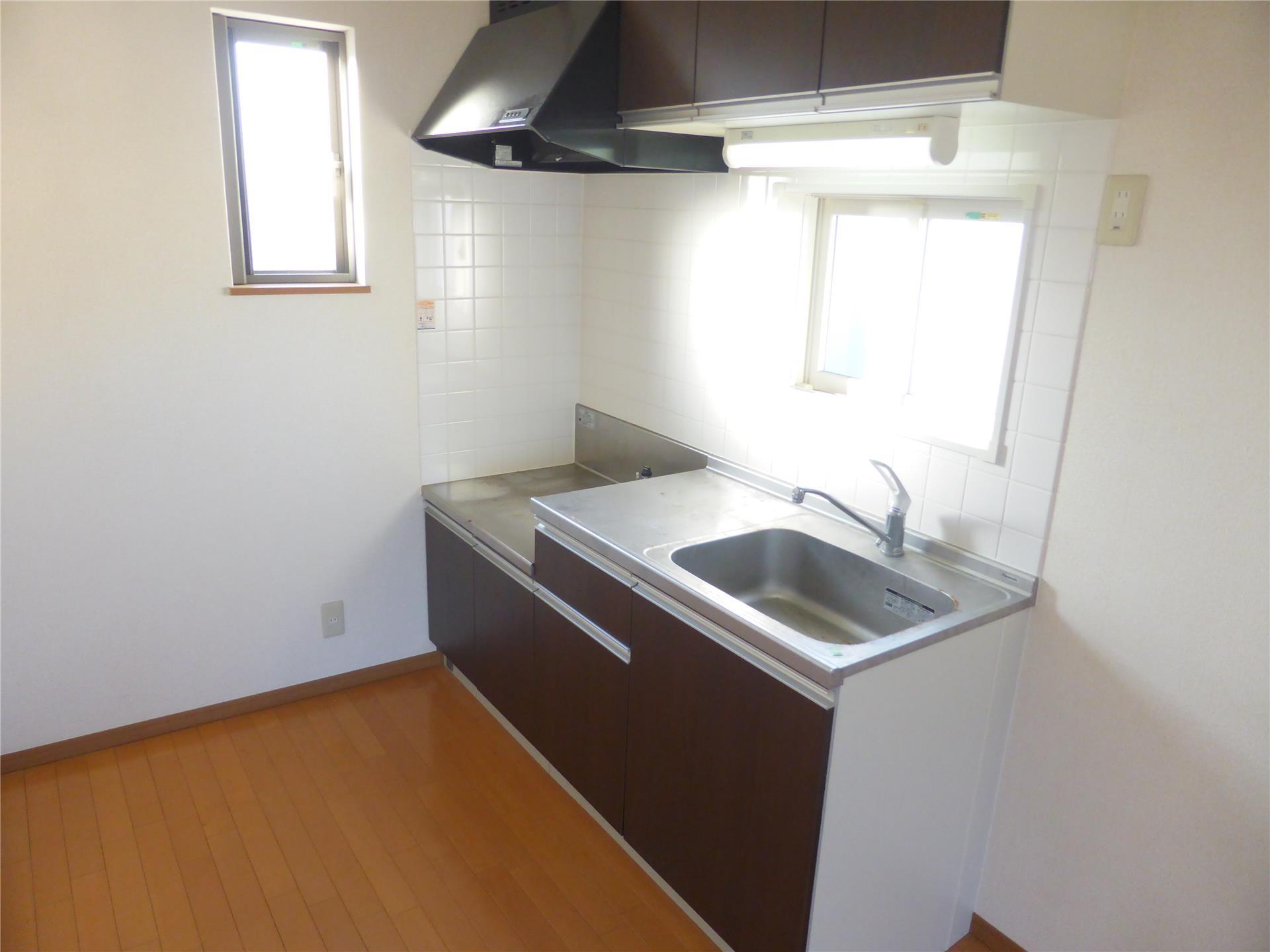 キッチン　実際のお部屋は反転となります。