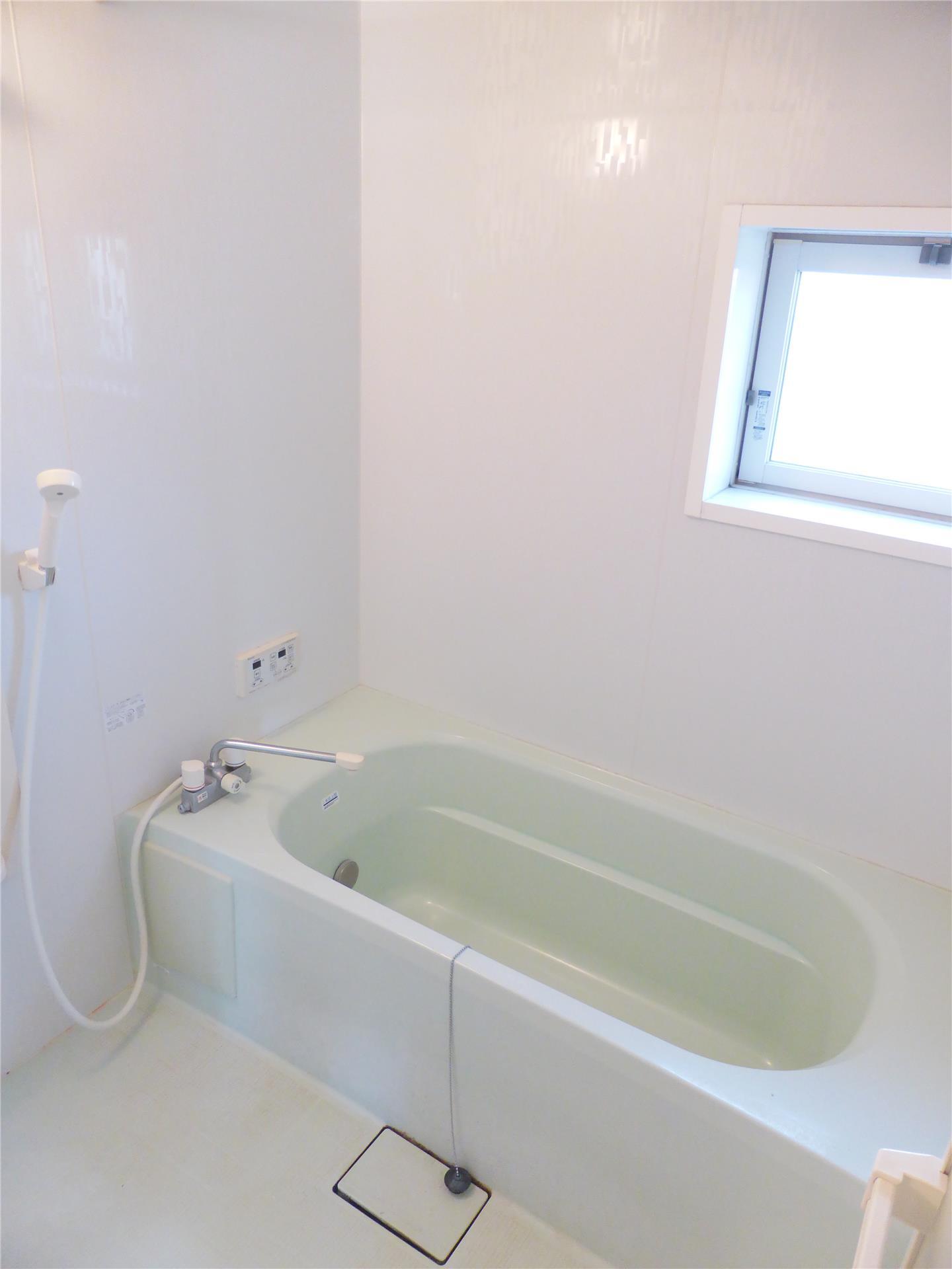 バス・シャワールーム　実際のお部屋は反転となります。