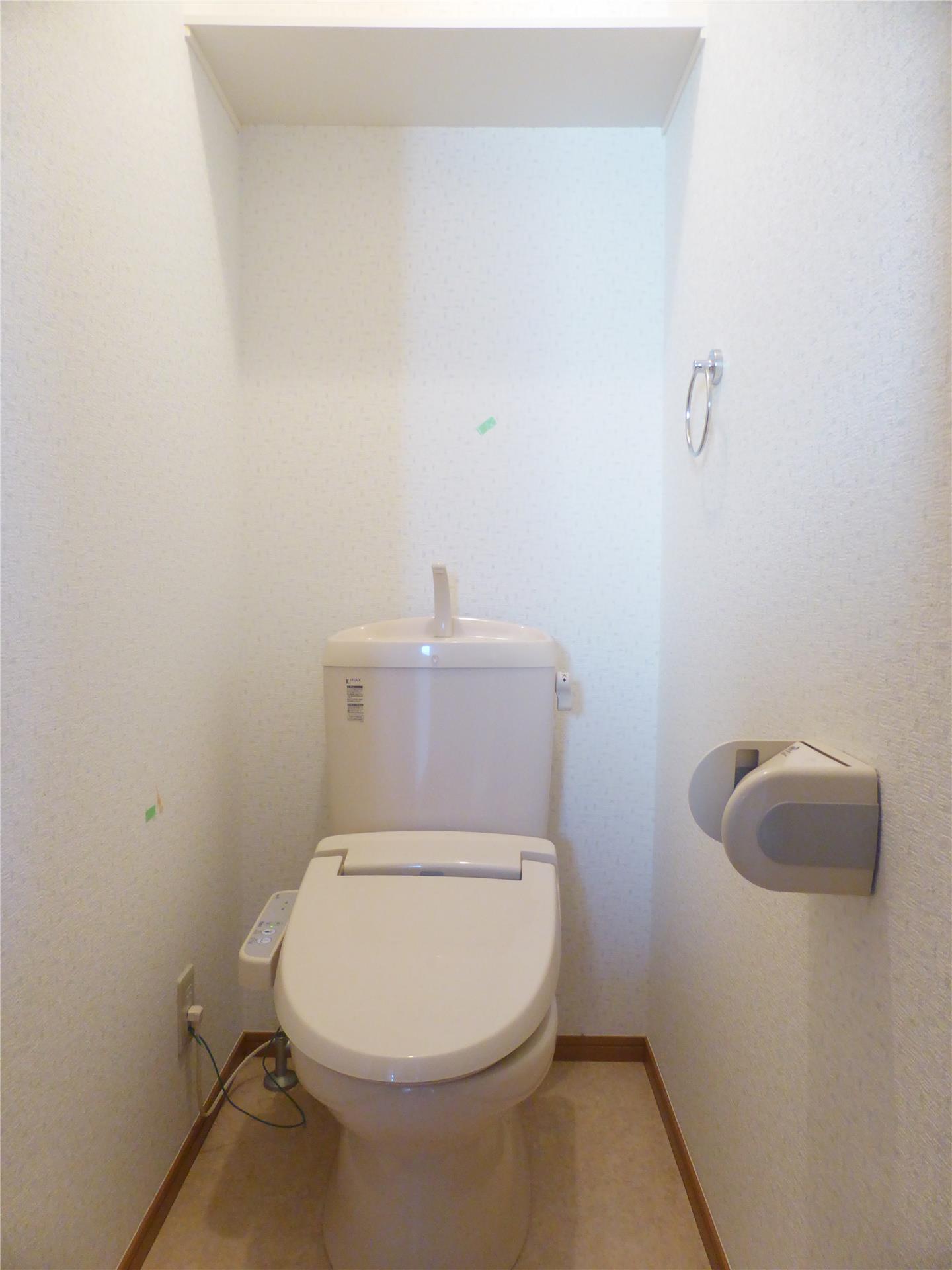 トイレ　実際のお部屋は反転となります。