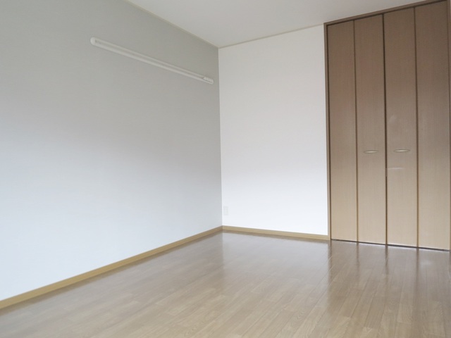 その他部屋・スペース　バルコニーもついた６．７帖の洋室です♪