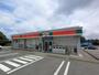 コンビニ　ファミリーマート成田中通店（コンビニ）まで51m