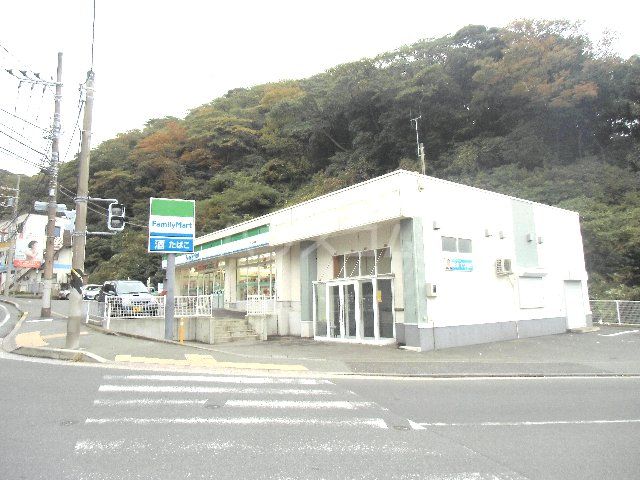 コンビニ　ファミリーマート野比中学前店（コンビニ）まで777m