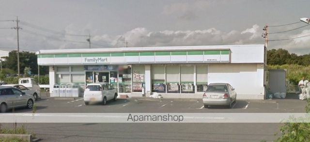 コンビニ　ファミリーマート（コンビニ）まで428m