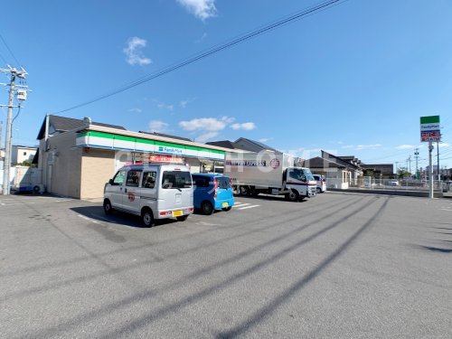 コンビニ　ファミリーマート 刈谷半城土西店（コンビニ）まで338m