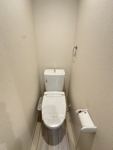 トイレ　別部屋写真参考