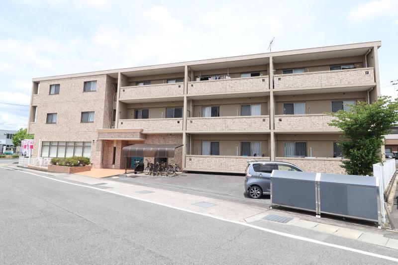 建物外観　ルネスベルデ　建物外観