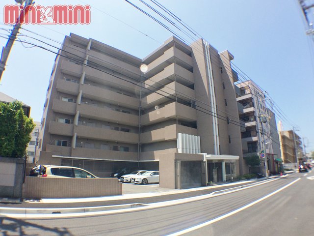 建物外観　キレイなタイル張りの外観です