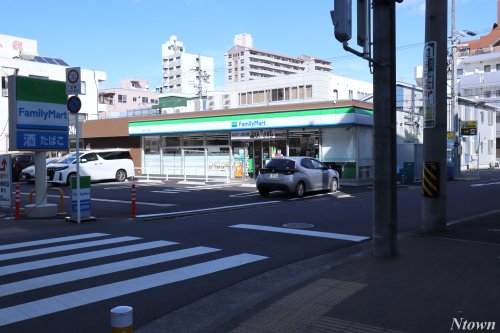コンビニ　ファミリーマート 浅間町駅前店（コンビニ）まで458m