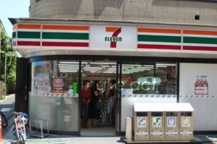 コンビニ　セブンイレブン港区芝浦1丁目店（コンビニ）まで219m