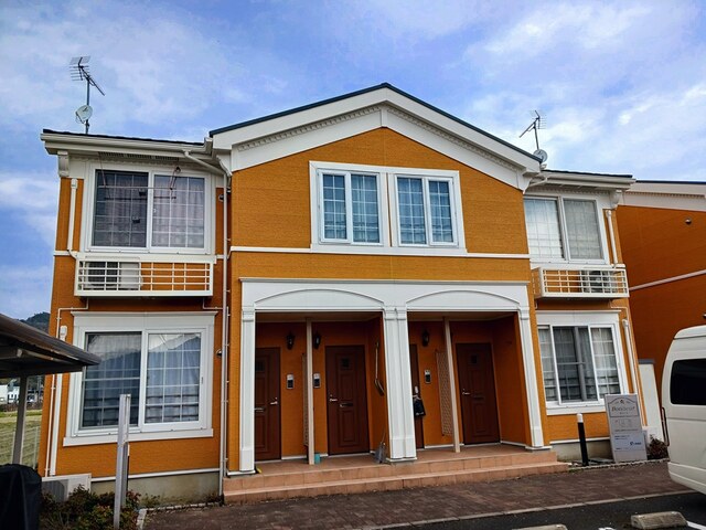建物外観　即入居可能★人気のカウンターキッチン＆サンルーム完備●
