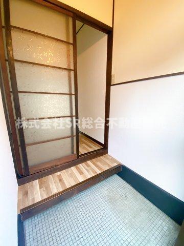 岩田町5丁目貸家の玄関写真