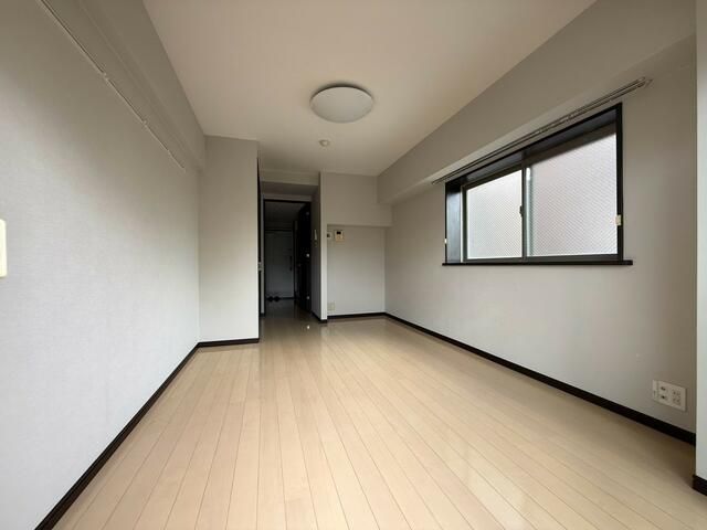 東京メトロ東西線 南行徳駅 徒歩9分 4階建 築16年の居間写真