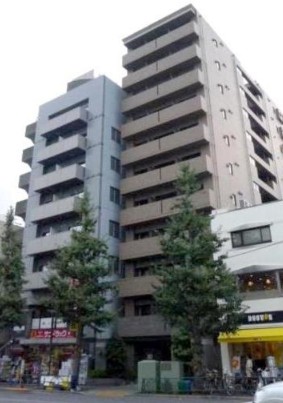 建物外観　鉄筋コンクリート造のがっちりとした造り。