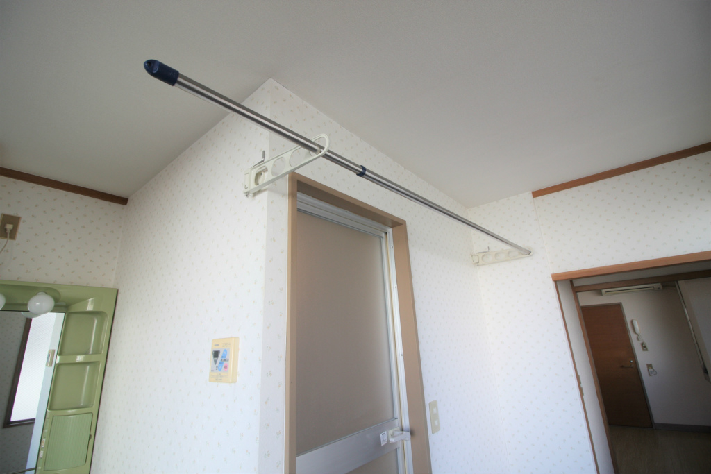 その他設備　室内物干し