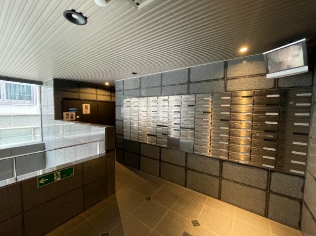エントランス　メールコーナー・宅配BOX