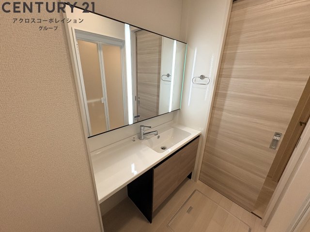 洗面設備　広々とした独立洗面台です！