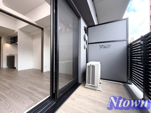 バルコニー　外からの目が気にならないバルコニーで洗濯物が干せます